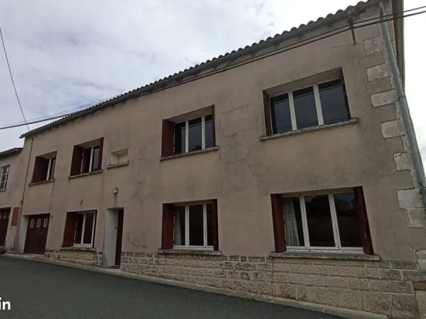 Grande Maison Familiale avec Garage et Grange