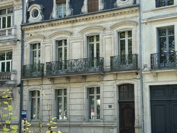 Orleans, centre, a vendre, hôtel particulier 400 m², jardin