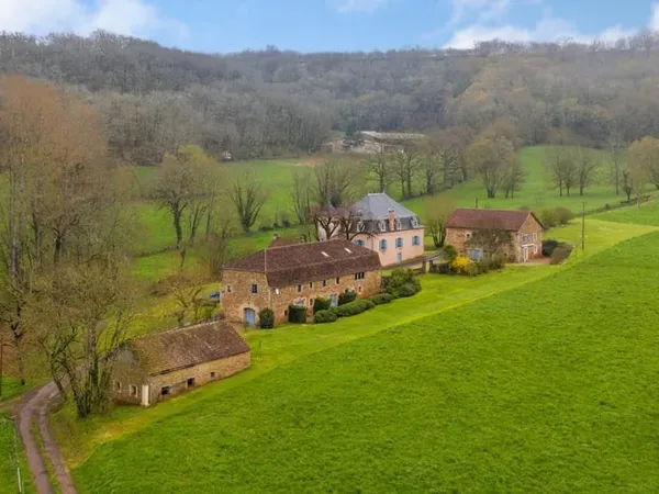 Hôtellerie et restauration Vente Saint-Michel-Loubéjou 27p 664m² 910000€