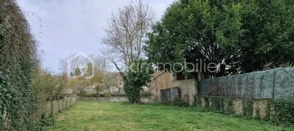 Terrain 212 m²
