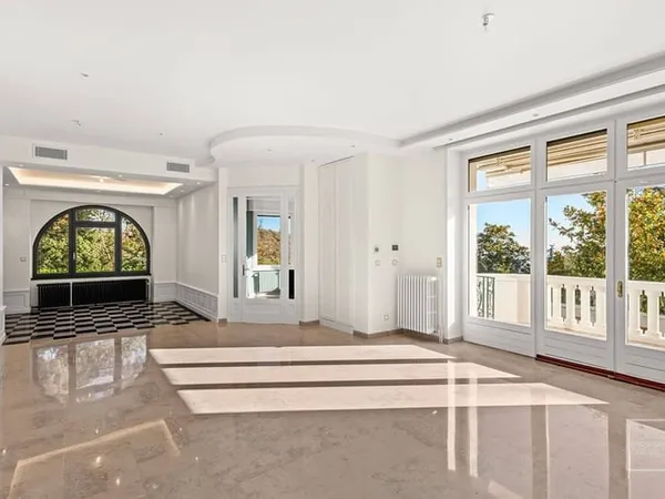 Maison 7 pièces 232 m²