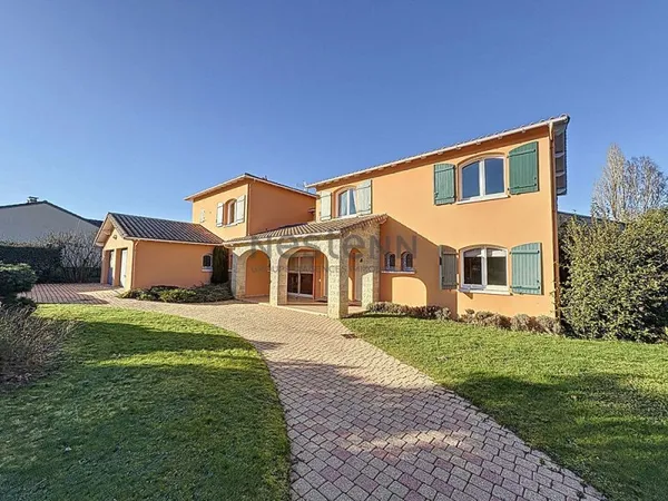 Maison 20min de Limoges, 10 pièce 344 m2, double garage, 6 chambres, 2 chambres parentales, grande t