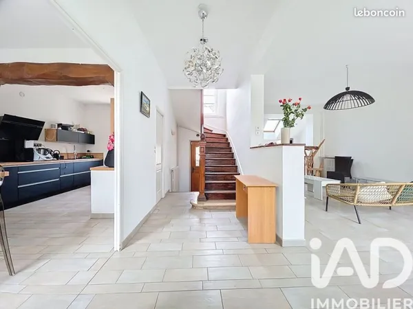 Maison 7 pièces 207 m²