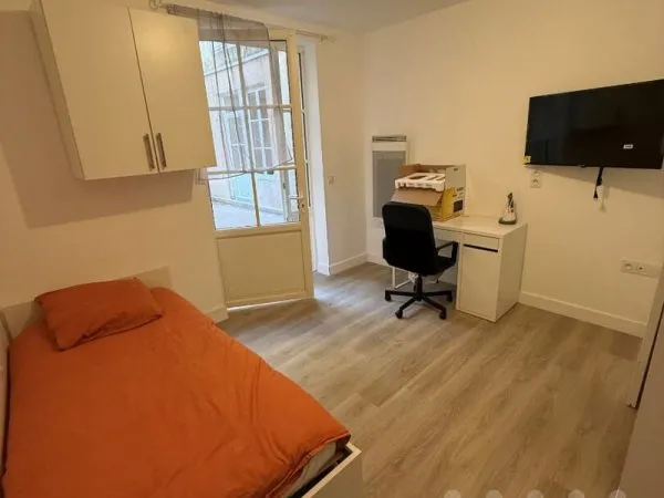 STUDIO MEUBLE - CENTRE VILLE POITIERS