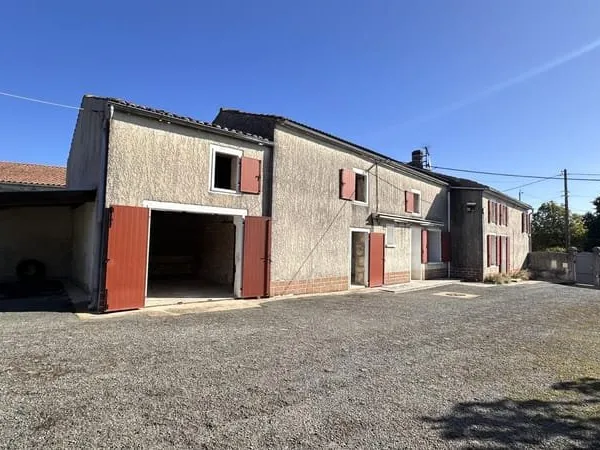 Maison de village aux belles perspectives