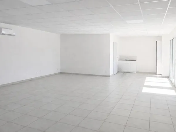 Bureaux 253 m2 - Solliès-Pont -