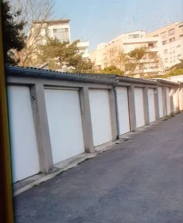 Location GARAGE FERME