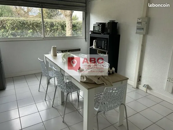 BUREAUX 100 m² MAUGUIO