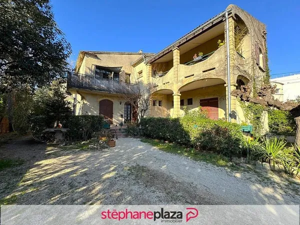 Maison Bagnols-sur-Cèze - 17 pièces - 336 m²