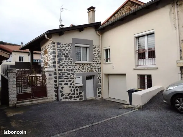 Vals centre maison de bourg rénovée, terrasse, garage double