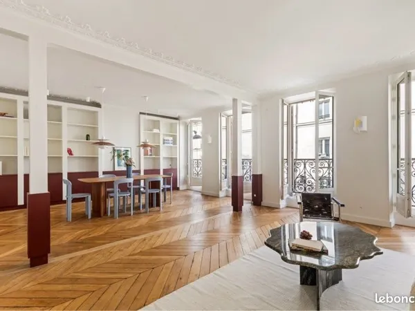 Paris 9e - 98 m² refait à neuf - 2 ch au calme + balcon - séjour 40 m²
