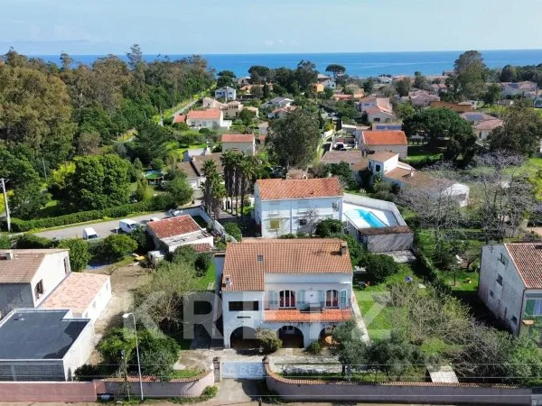 Lucciana - Villa 224 m² à 400 m de la mer - Parcelle 1 192 m²