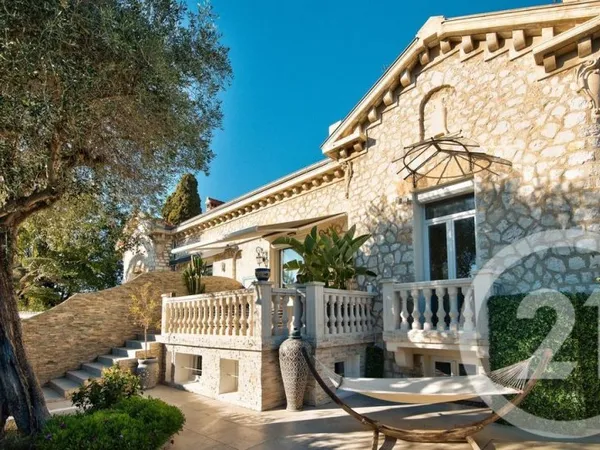 Maison 7 pièces 255 m²