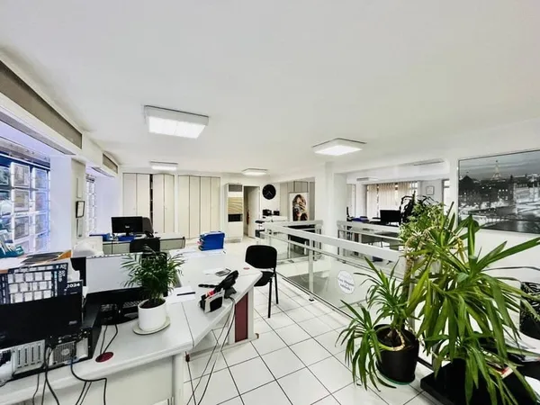 Boutique 145 m²