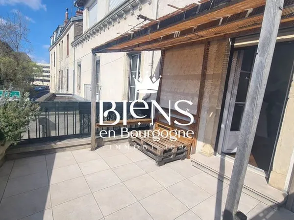 EXCLUSIF A DIJON, A PROXIMITE DE L'HYPER CENTRE JOLI T2 LUMINEU