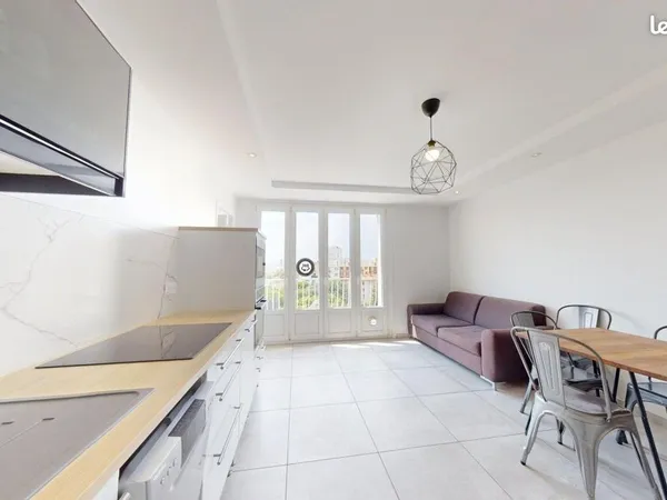 Chambre 5 pièces 76 m²