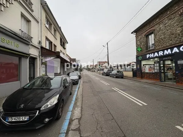 Local commercial 143 m²