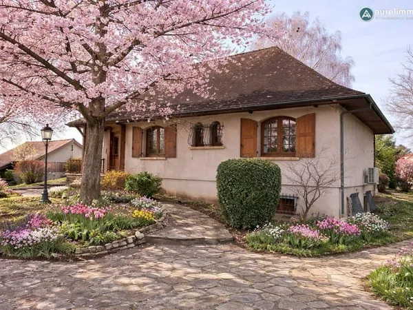 Pavillon de plain pied avec beaux volumes secteur Villebret (03)
