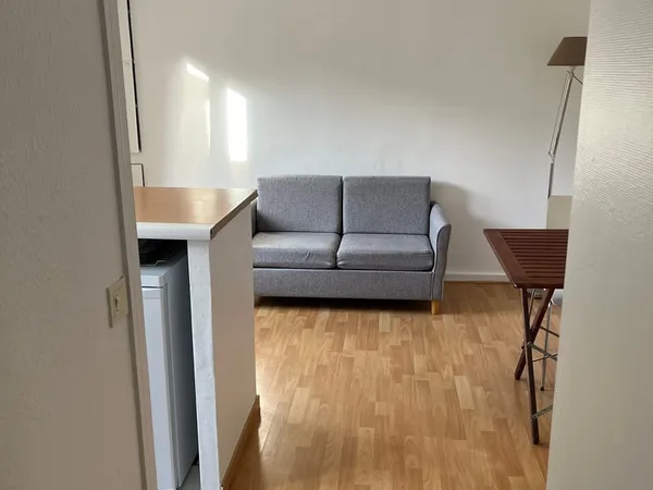 Bel appartement 2 pièces 4ème étage
