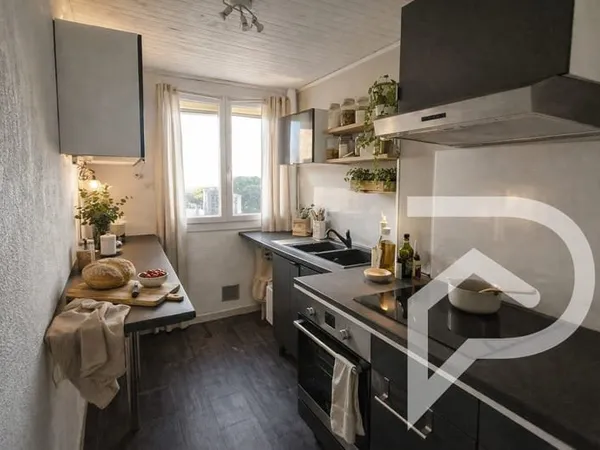 Appartement Sete 5 pièce(s) 89.11 m2 + cellier