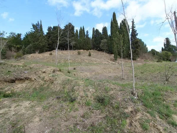 LIMOUX, terrain à bâtir de 1515 m2