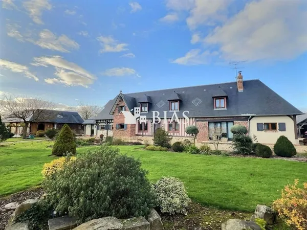 Maison 10 pièces 264 m²