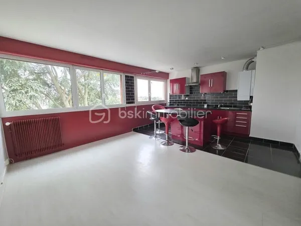 Appartement donnant sur les bords de Loire -2 chambres-63 m²-parking et cave