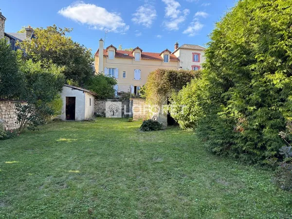 Maison 11 pièces 226 m²
