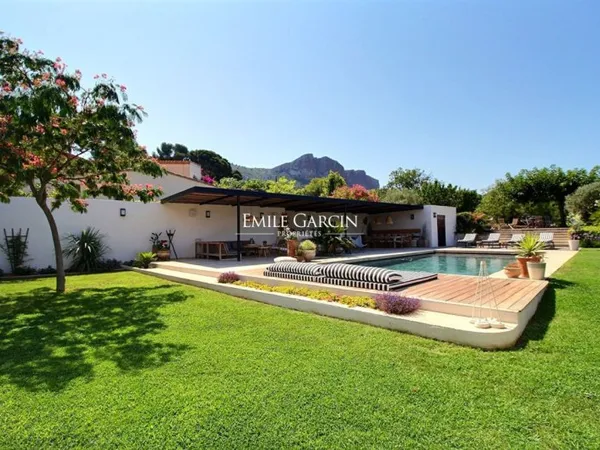 Villa à louer Cassis à proximité du village et de la mer