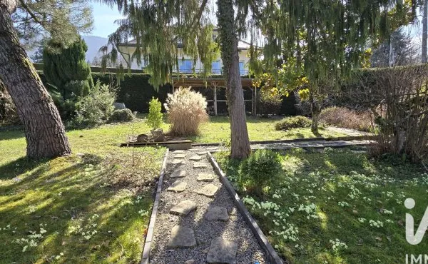 Maison 10 pièces 197 m²