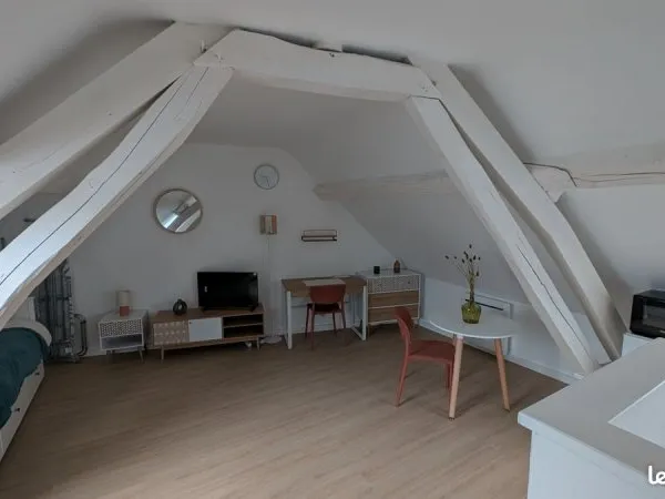 Studio meublé rénové 25 m² - Quartier Saint-Honoré (Amiens)