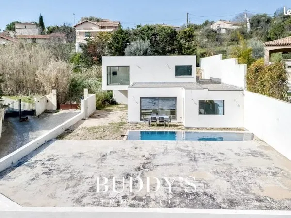 Villa 6 pièces 231 m²