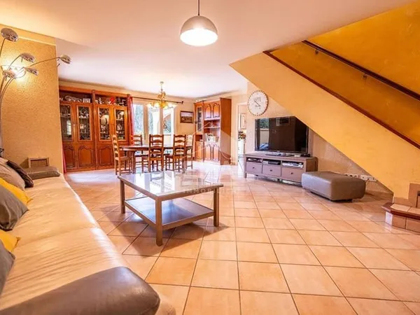 Villa 8 pièces 165 m²