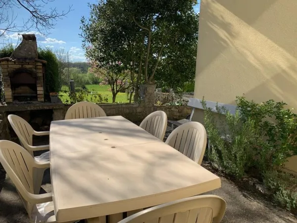 Maison indépendante bien entretenue et vue nature