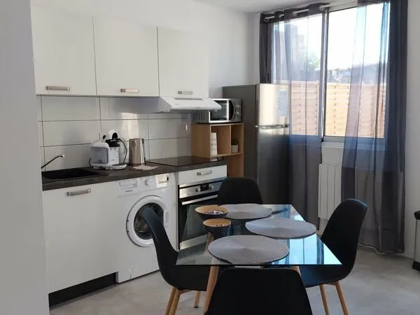 T2 40 m2 meublé avec jardin 20min CNPE