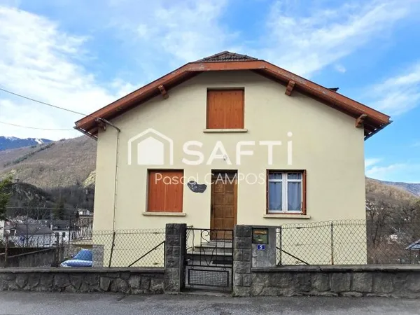Maison 5 chambres avec garage et jardin au coeur du village