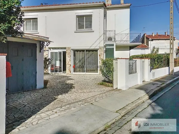 MAISON 6 PIECES 158 M²