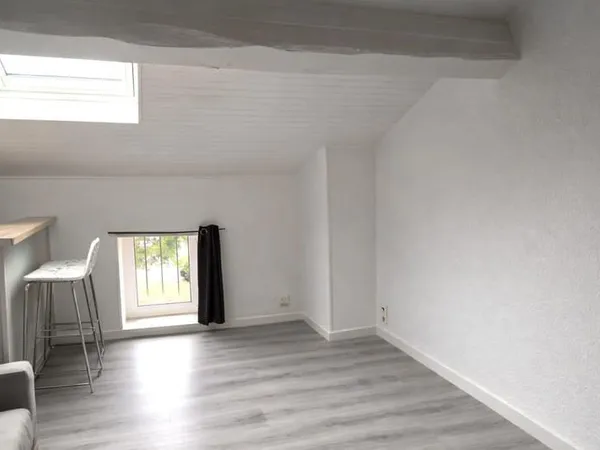 Appartement - 2ème étage - 24.15 m2 - 1 pièce - Vide
