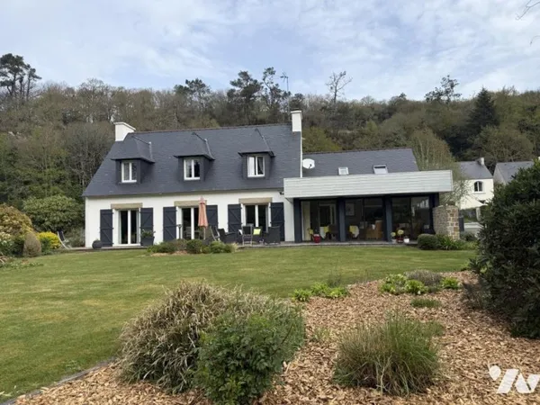 Maison 10 pièces 215 m²