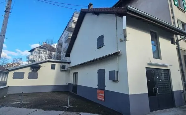 Bureaux 4 pièces 130 m²