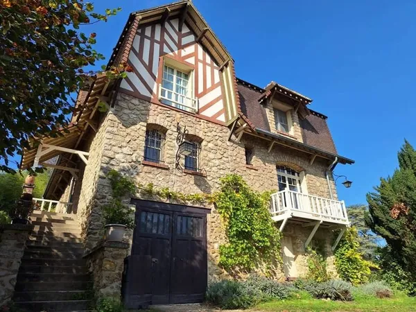 Maison 8 pièces 210 m²