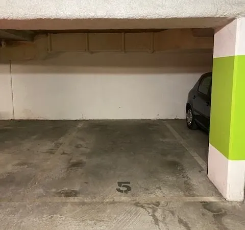 Location parking Moto