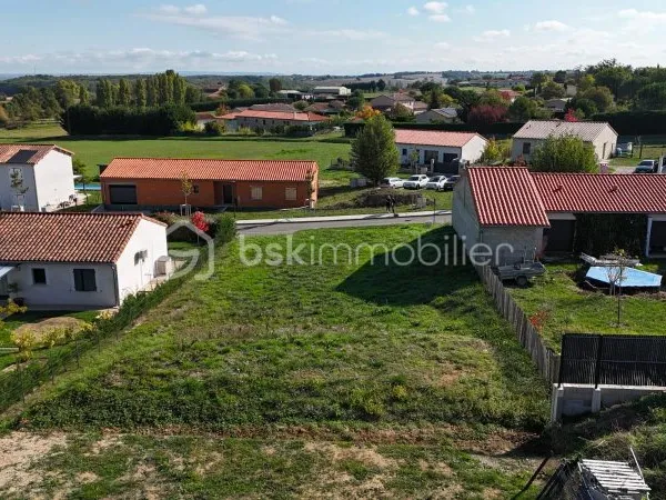 Terrain 662 m²