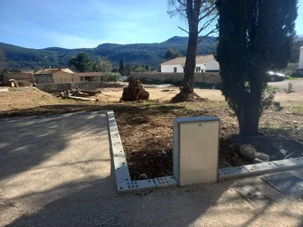 Terrain constructible 695 m²
