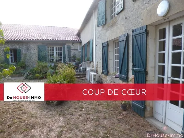 Maison ancienne de caractère en pierres de 180m2 ( 9 pièces) et dépendances de 123m2 et 35m2 sur un 