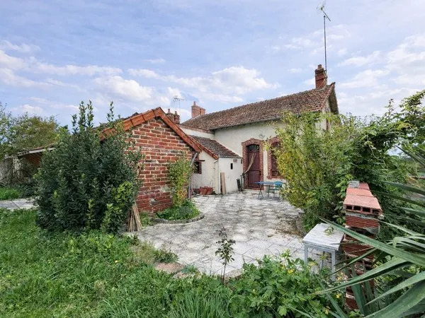 Maison à vendre 5 pièces LA GUERCHE SUR L'AUBOIS (18)