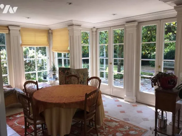 Maison 9 pièces 322 m²