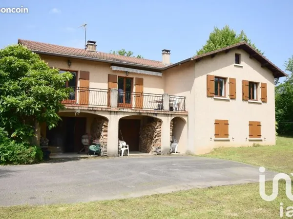 Maison familiale 9 pièces 187 m²