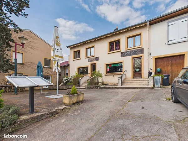 Local 750 m² METZERVISSE