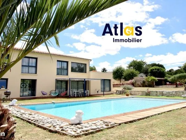 Maison 9 pièces 257 m²